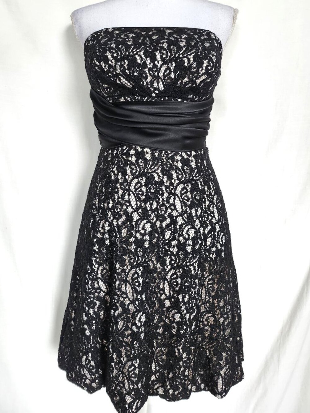 WHBM Strapless Fit & Flare Dress Size 6